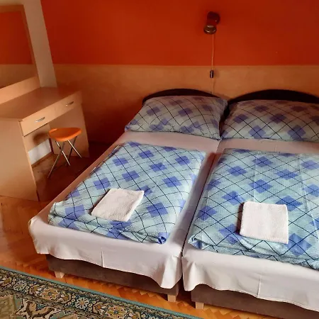 Petra Vendeghaz Apartament Bük
