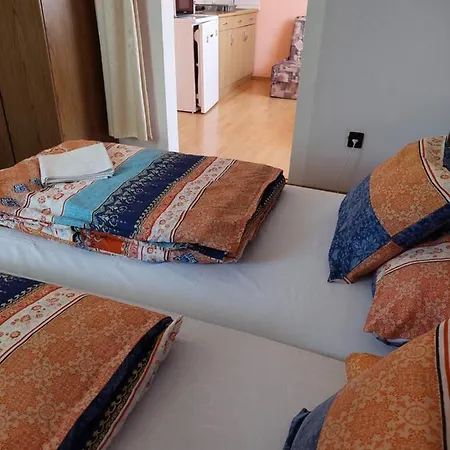 Apartment Petra Vendeghaz *