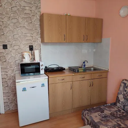 Apartment Petra Vendeghaz *