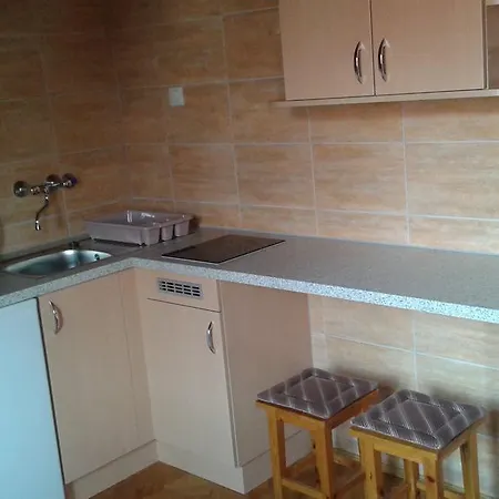 Petra Vendeghaz Apartament *