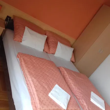 Apartment Petra Vendeghaz *